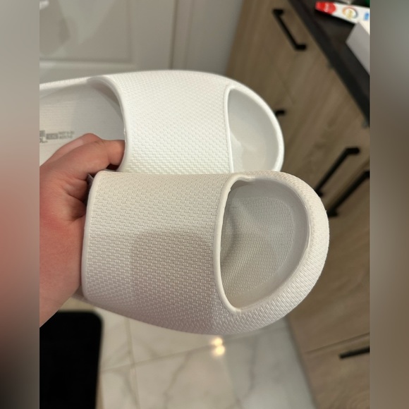 Comfy slippers 🐚 - Picture 5 of 5